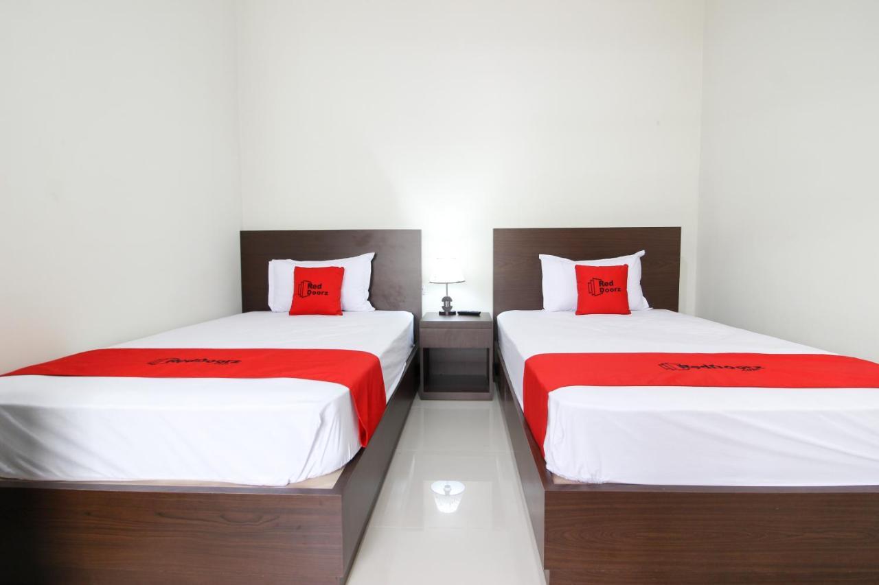 Reddoorz Syariah Plus @ Jakal Bawah 3 Kejayan Exterior photo