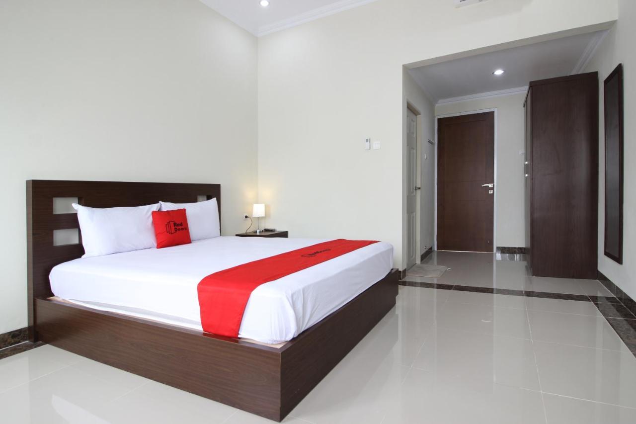 Reddoorz Syariah Plus @ Jakal Bawah 3 Kejayan Exterior photo