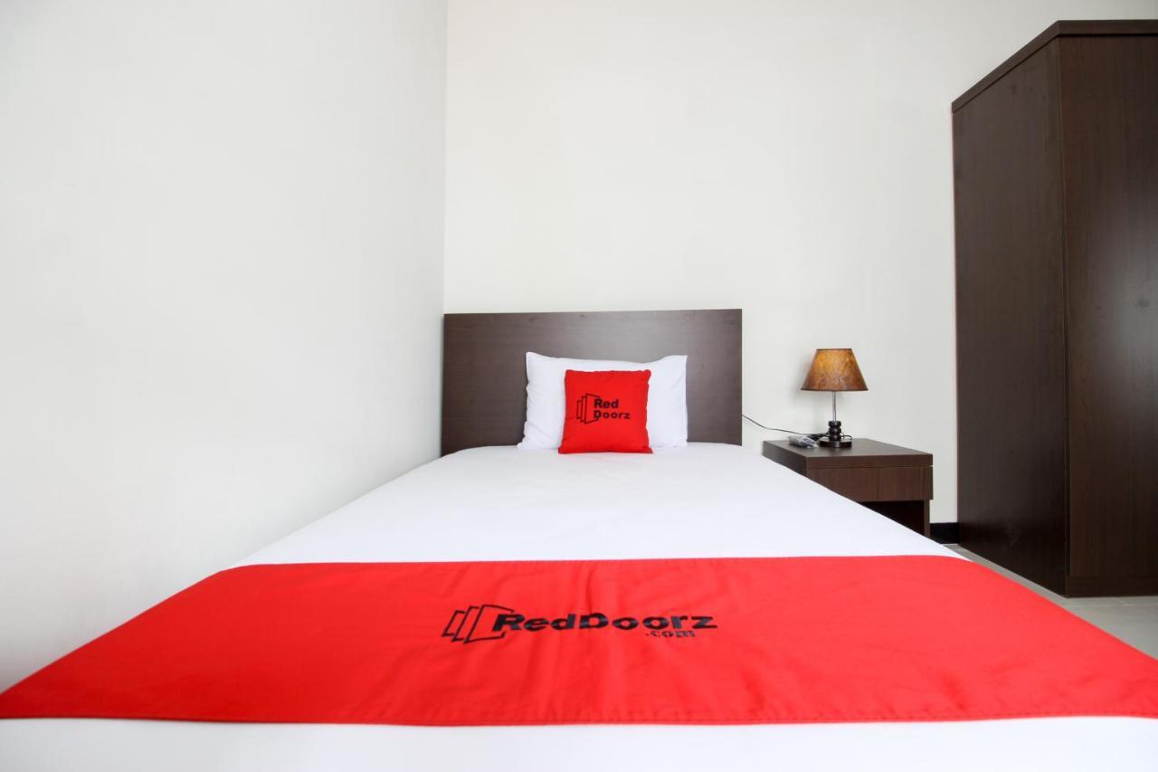 Reddoorz Syariah Plus @ Jakal Bawah 3 Kejayan Exterior photo