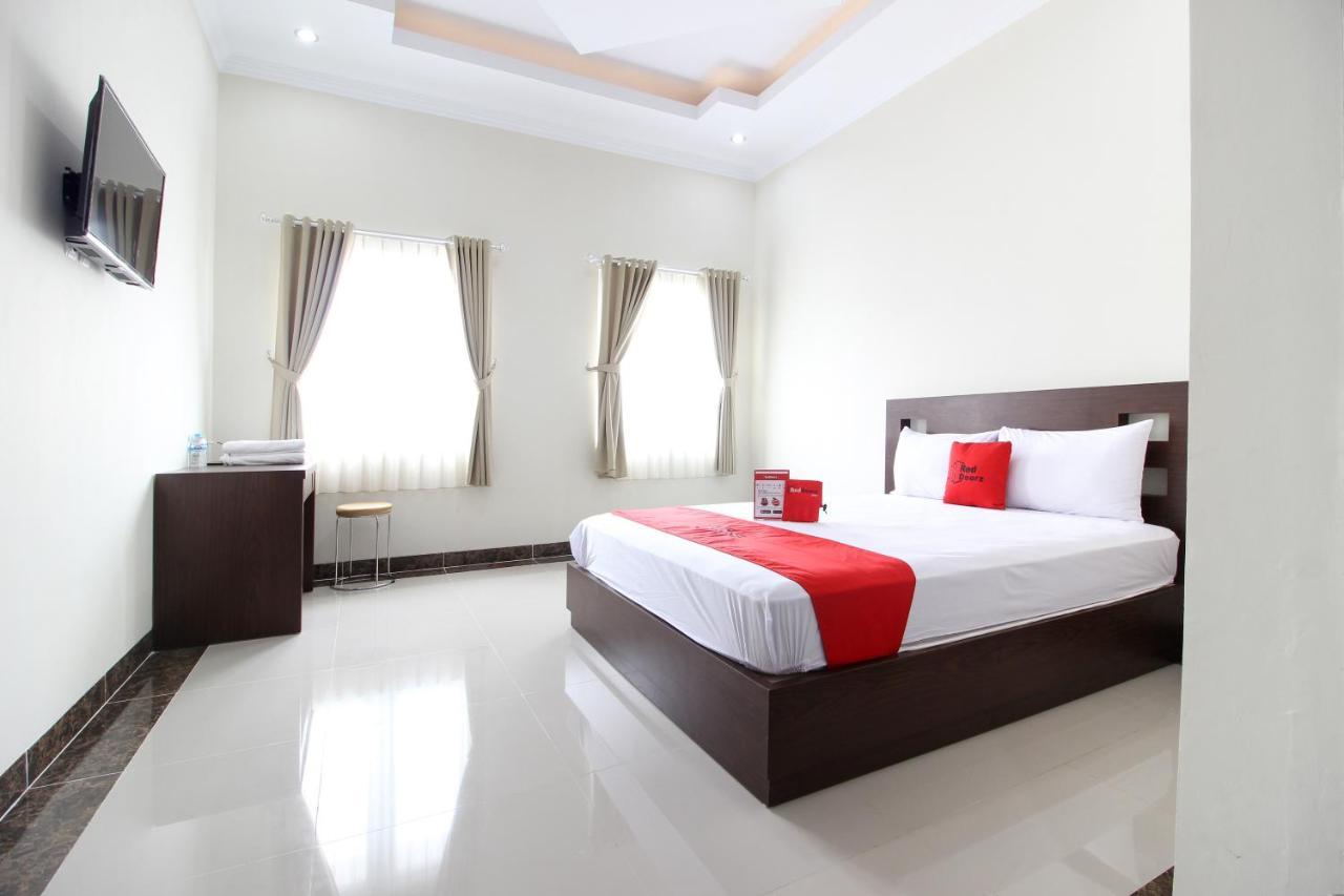 Reddoorz Syariah Plus @ Jakal Bawah 3 Kejayan Exterior photo